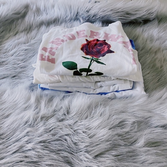 VINEYARD VINES/ GRAPHIC TEE HAUL - Picture 2 of 3